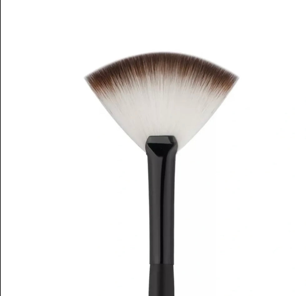 Mini highlighter brush