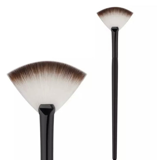 Mini highlighter brush